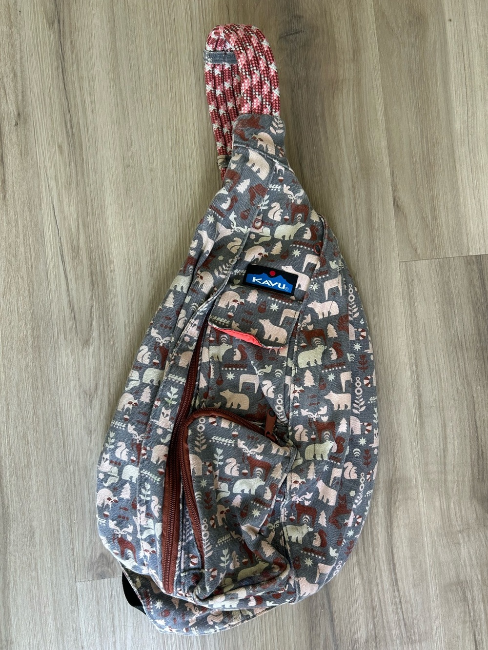 KAVU Wild Bear Woodland Animal Print Rope Sling Crossbody Bag